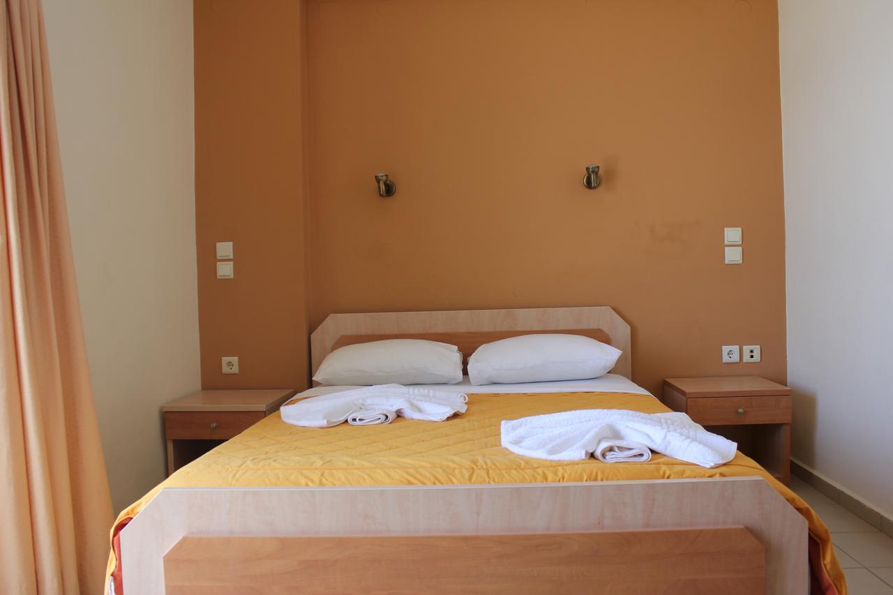 Virgin Mary Apartment Родакинон Екстериор снимка