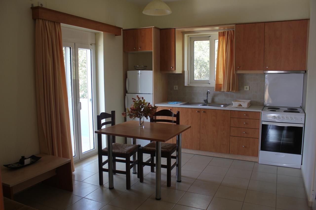 Virgin Mary Apartment Родакинон Екстериор снимка