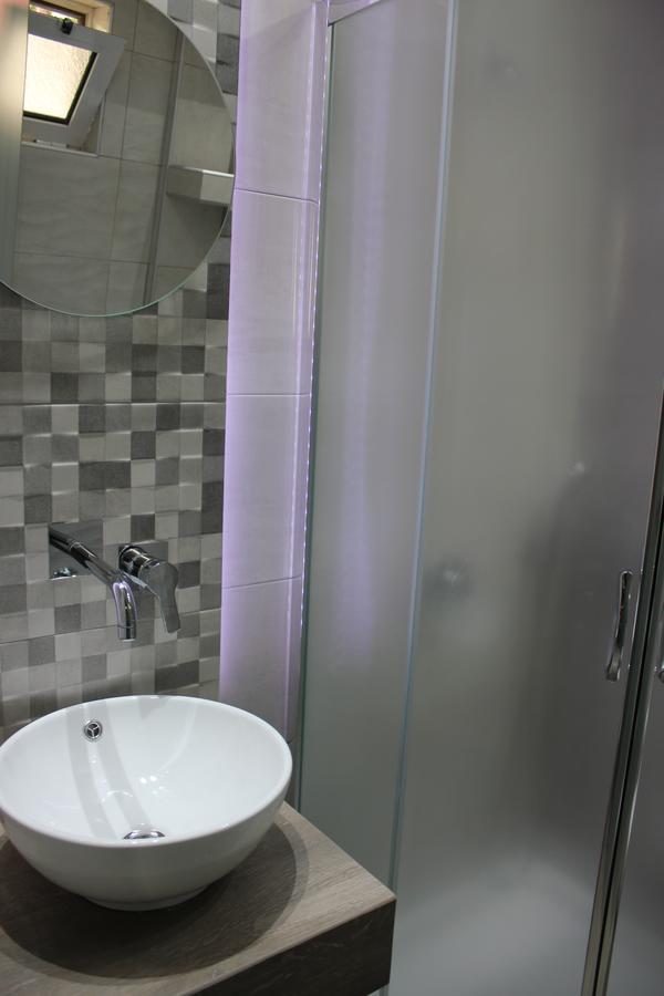 Virgin Mary Apartment Родакинон Екстериор снимка